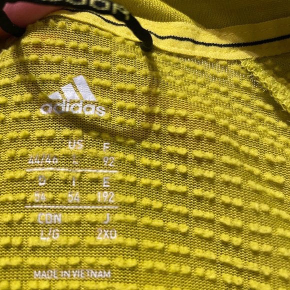 Adidas Yellow Jacket for Peak Performance - Picture 4 of 7